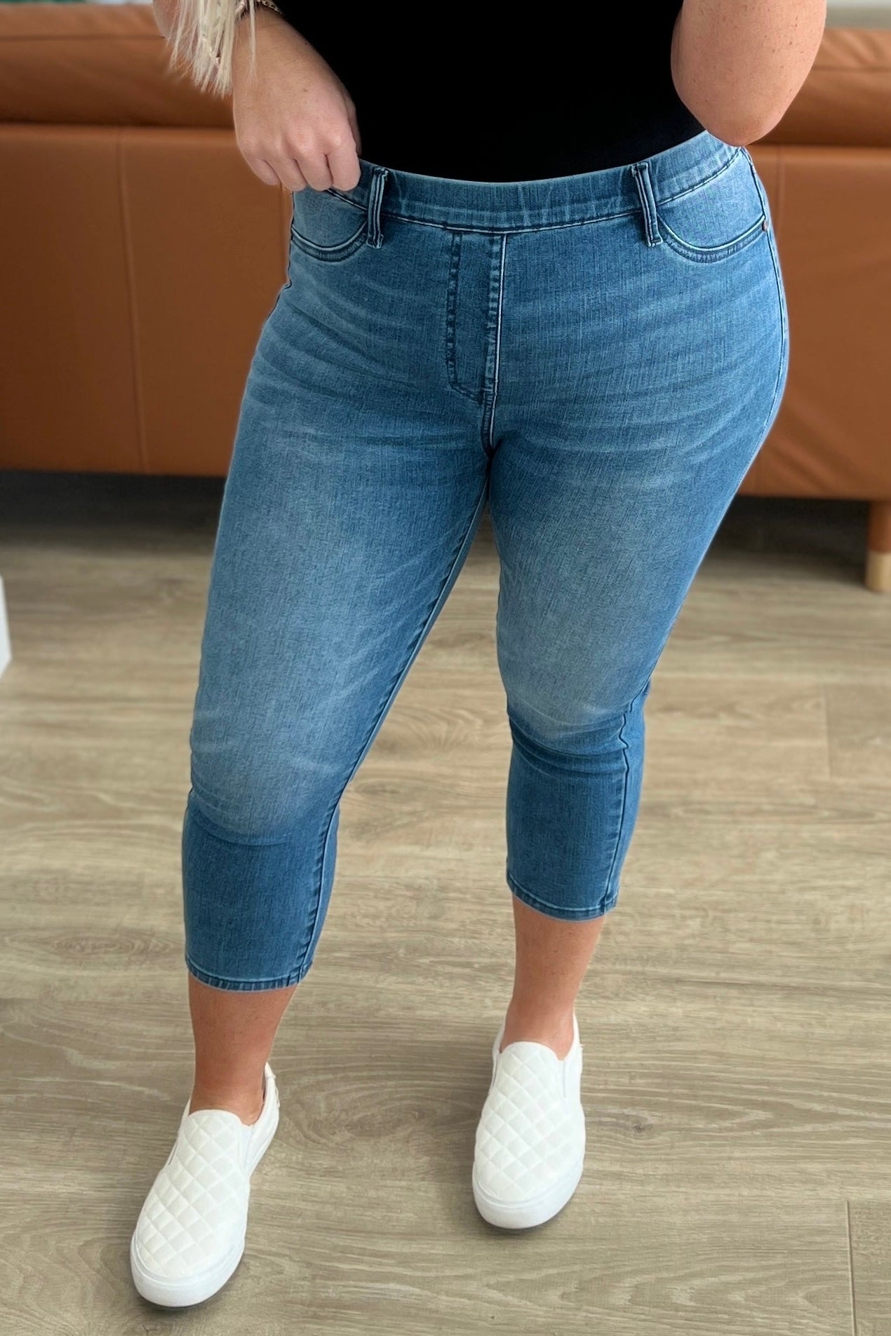 The Shelley- Cool Denim Pull On Capri Judy Blue Jeans