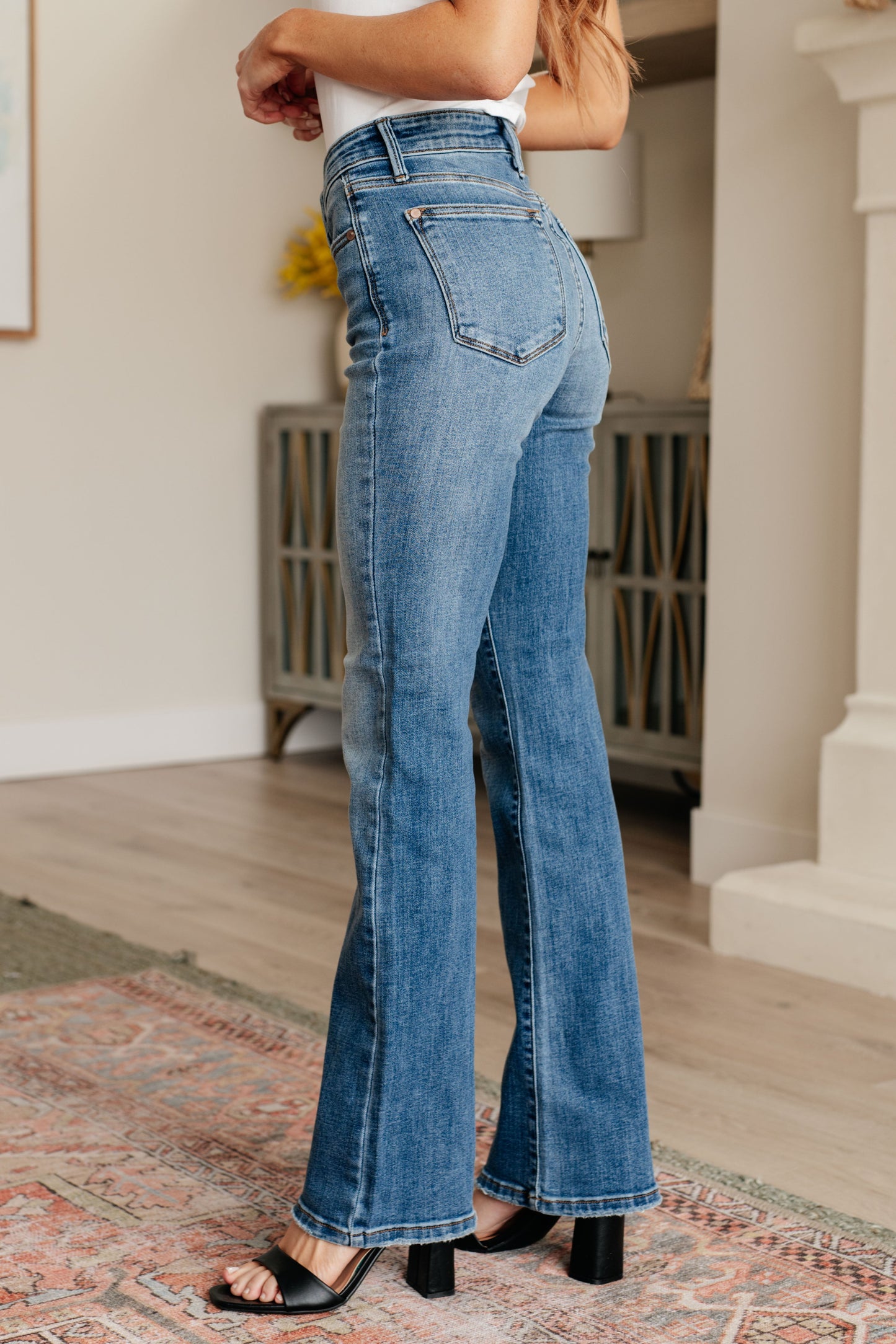 The Jinny- Vintage Bootcut Judy Blue Jeans