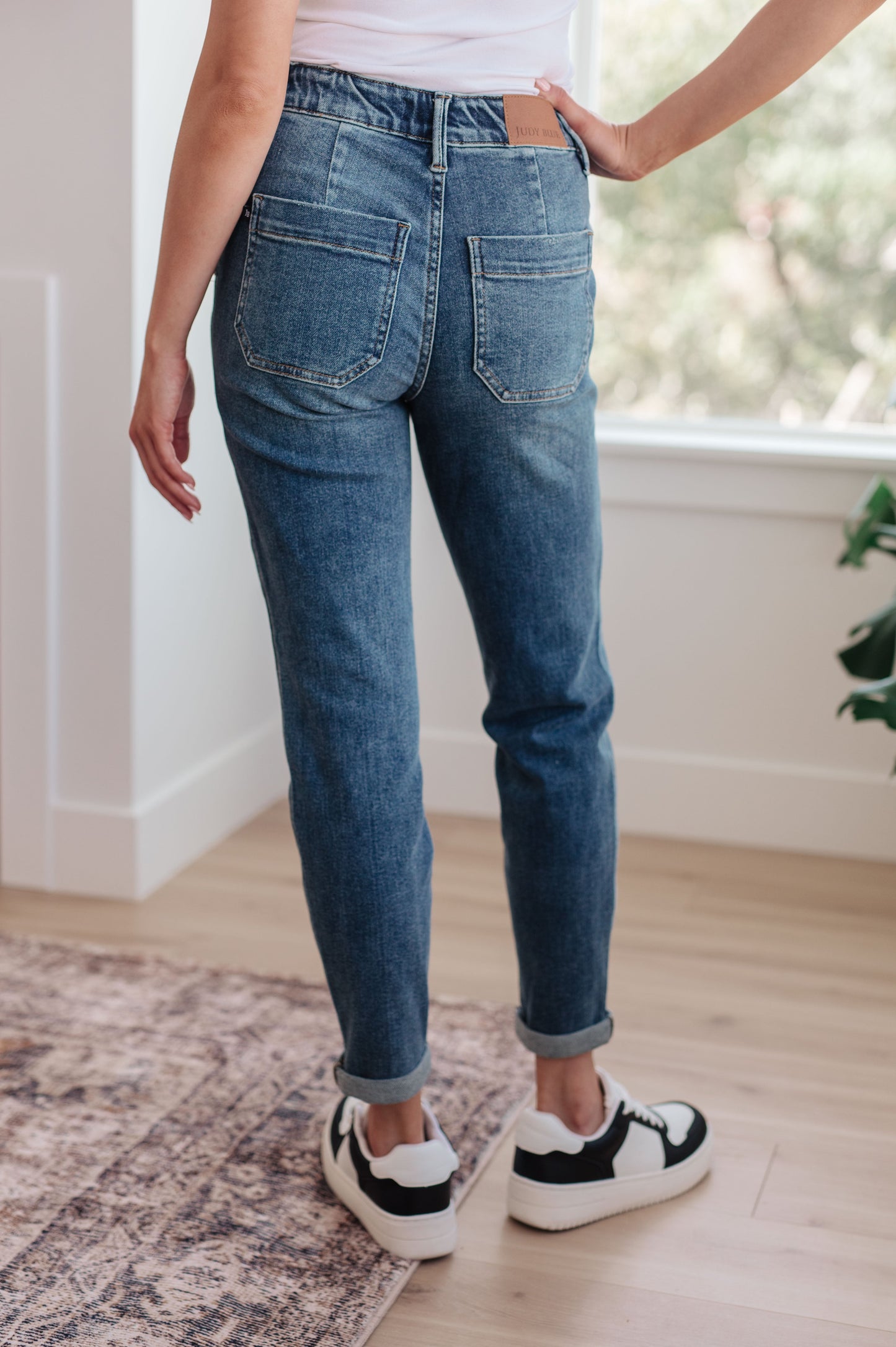 The Muller- Medium Wash Pull On Judy Blue Joggers