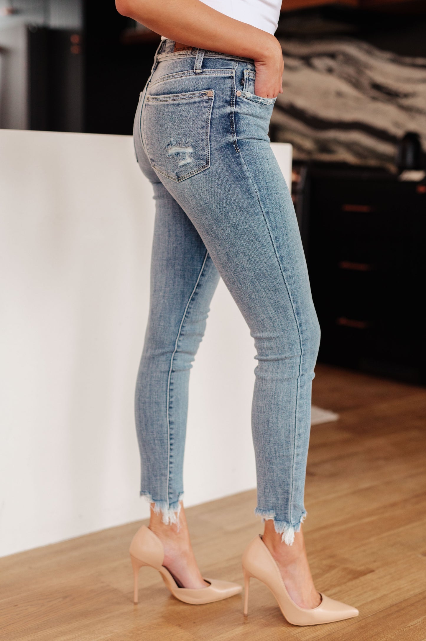 The Lyric- Mid Rise Judy Blue Skinny Jean