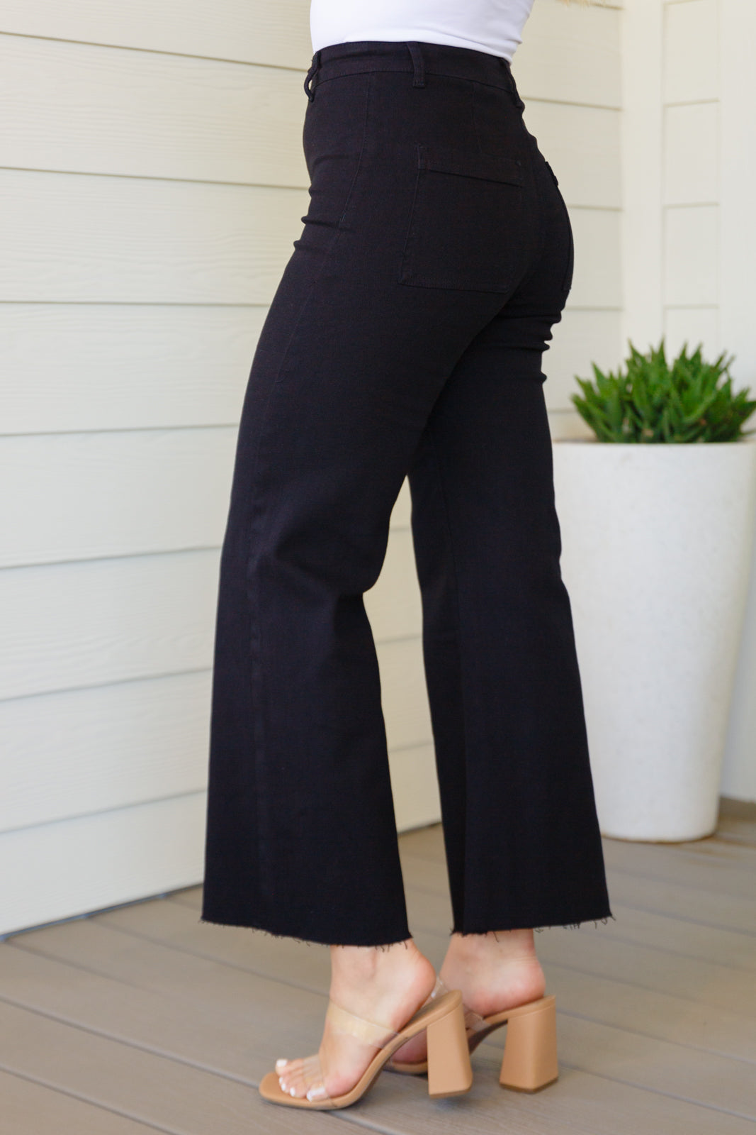 The Monique- Black Wide Leg Crop Jeans