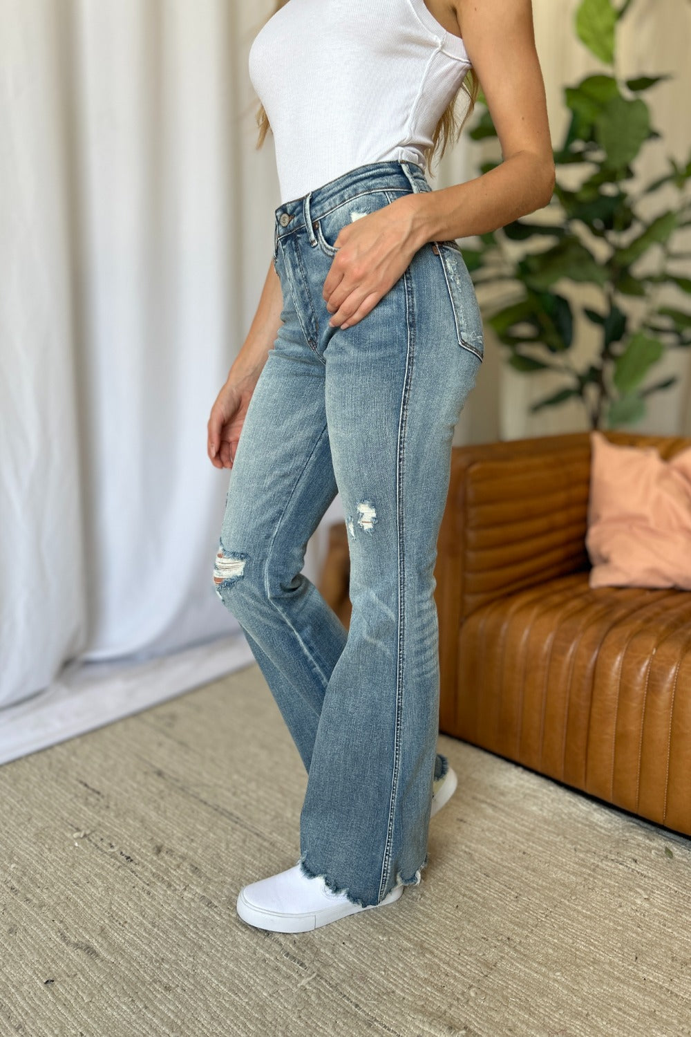 The Jenna- Judy Blue Medium Rise Tummy Control Jeans