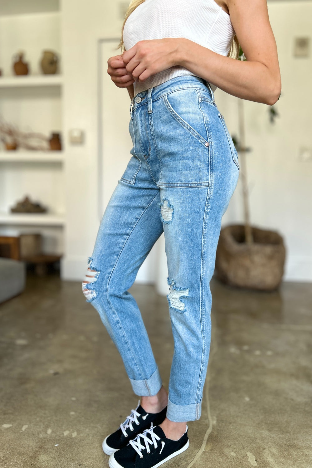 The Peggy- Distressed Straight Judy Blue Jeans