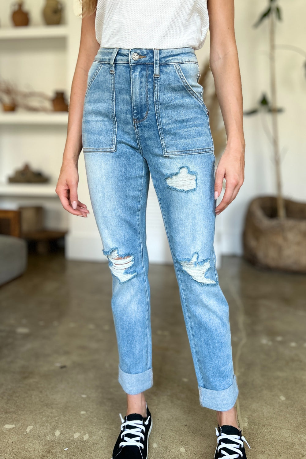 The Peggy- Distressed Straight Judy Blue Jeans