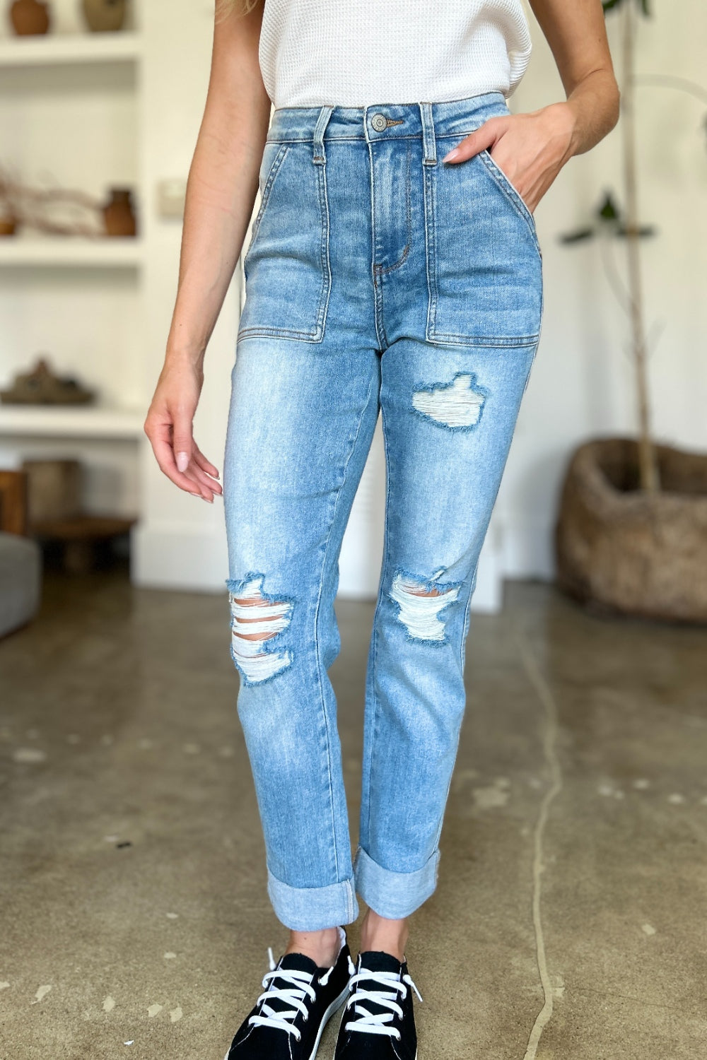 The Peggy- Distressed Straight Judy Blue Jeans