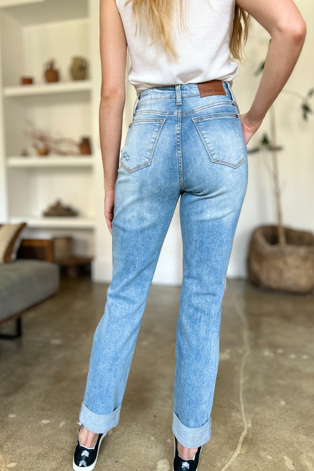 The Peggy- Distressed Straight Judy Blue Jeans