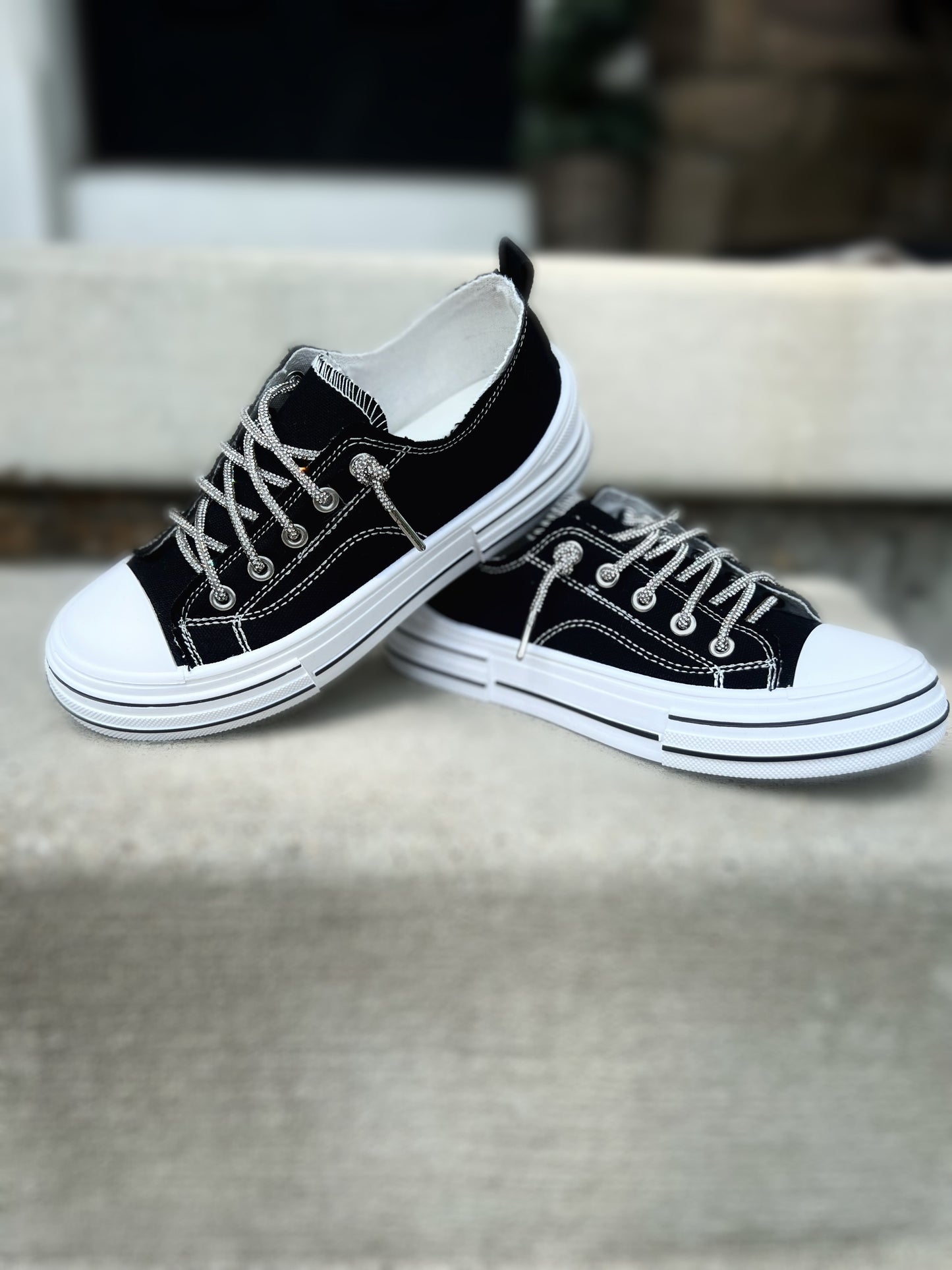 Hometown Honey Sneakers- Black