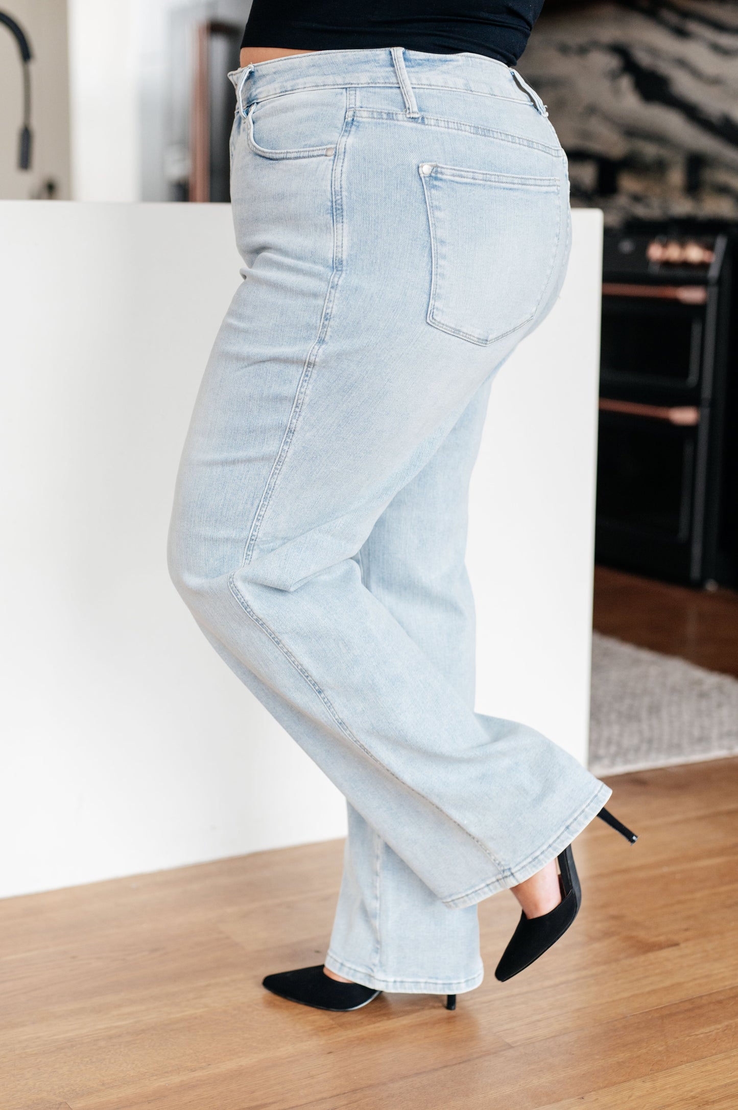 The Beth- Tummy Control Vintage Wash Judy Blue Straight Jeans