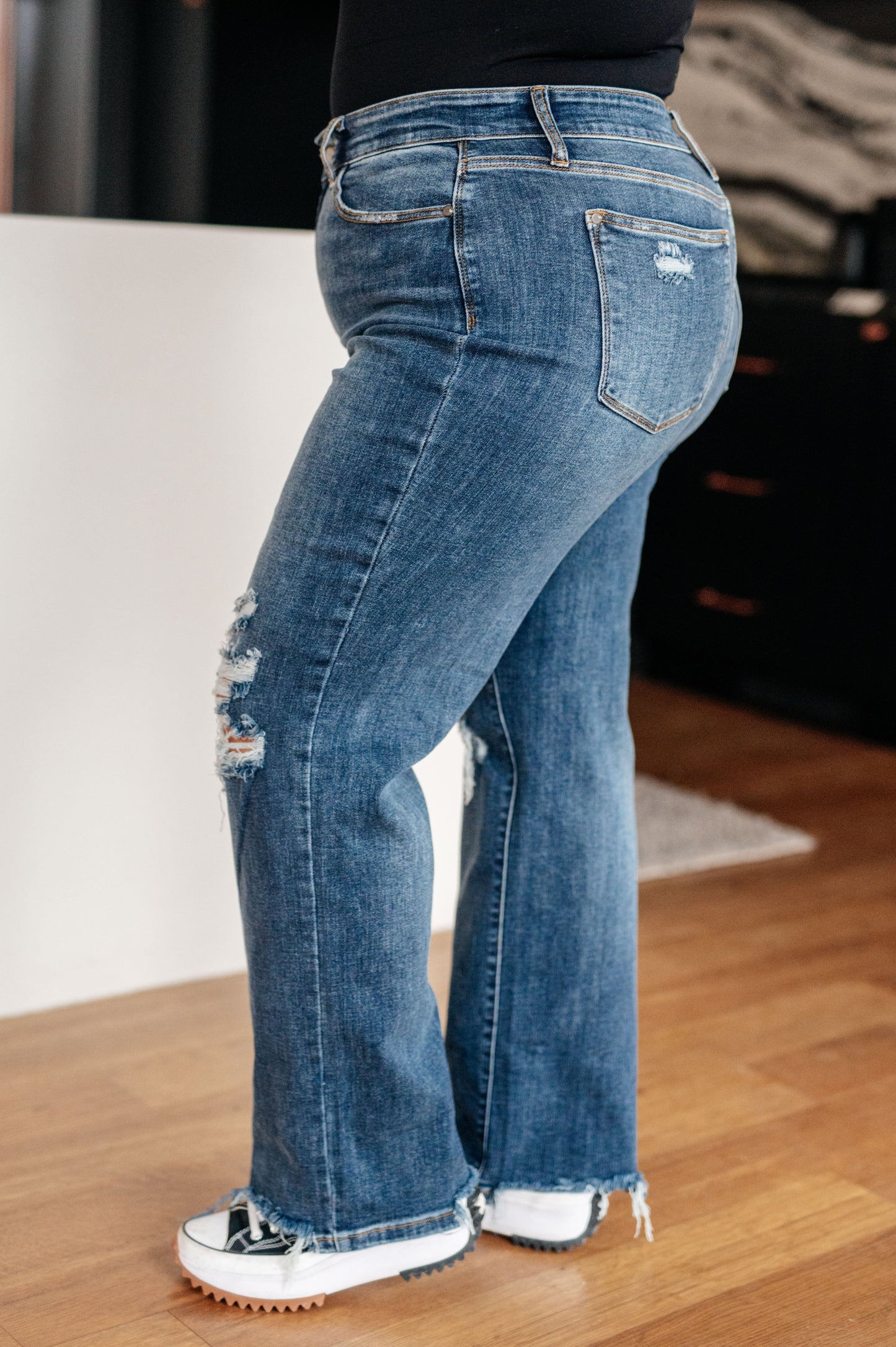 The Jillian-Straight Leg Judy Blue Jeans