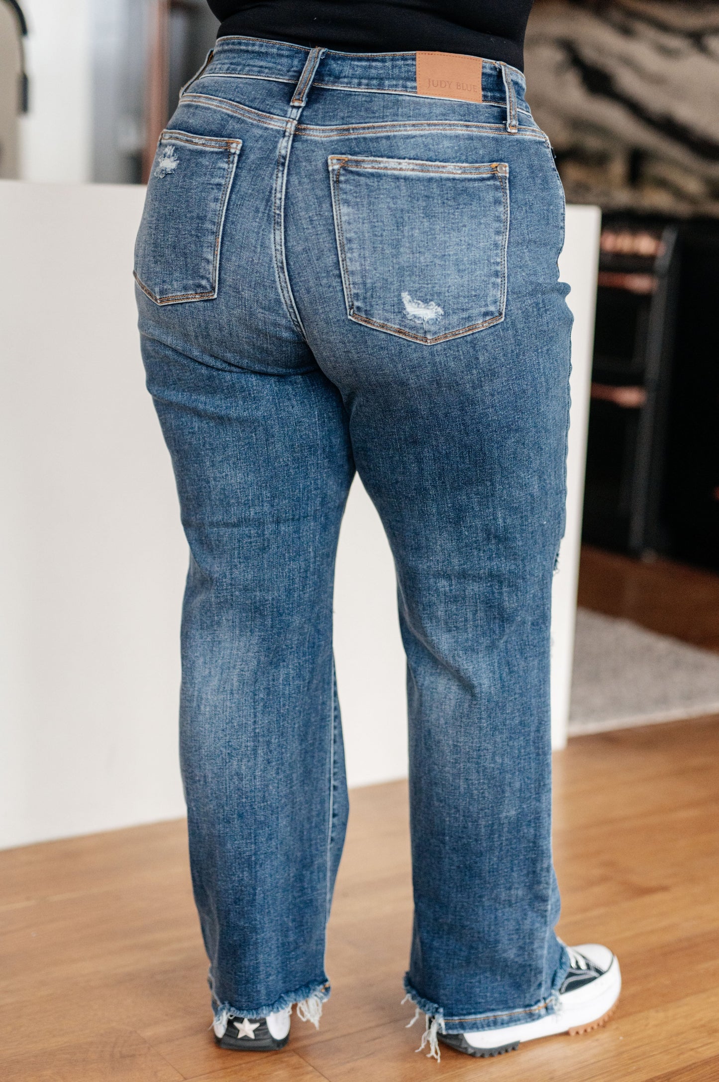 The Jillian-Straight Leg Judy Blue Jeans