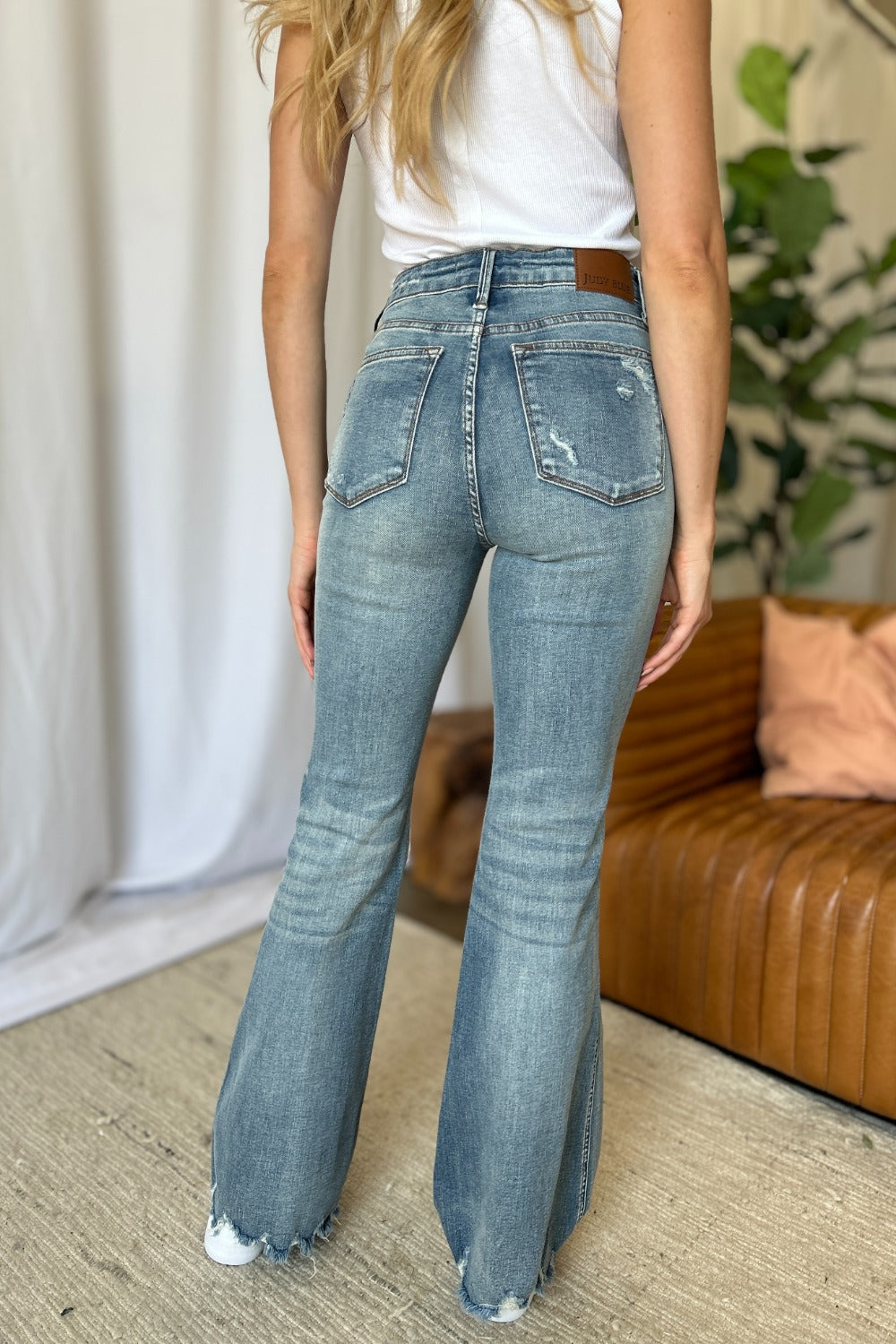 The Jenna- Judy Blue Medium Rise Tummy Control Jeans