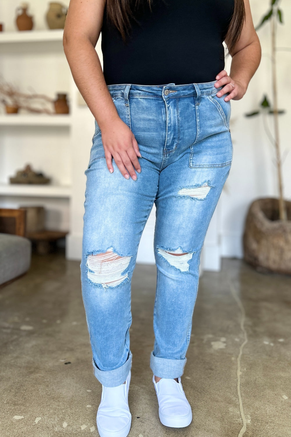 The Peggy- Distressed Straight Judy Blue Jeans