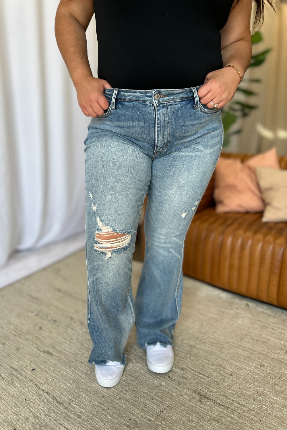 The Jenna- Judy Blue Medium Rise Tummy Control Jeans